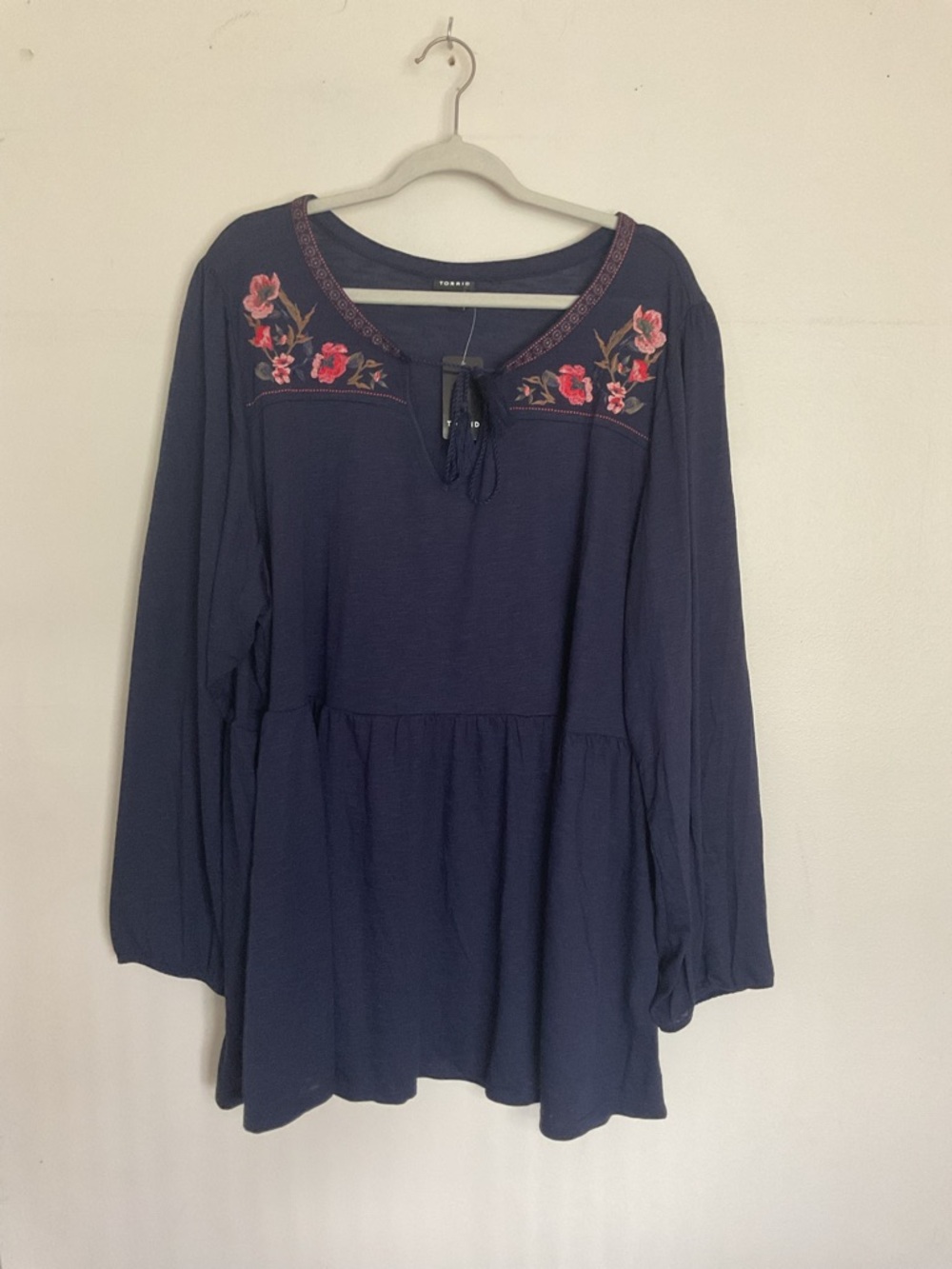 Torrid NWT navy tunic with pink & red floral embroidery women’s 5X